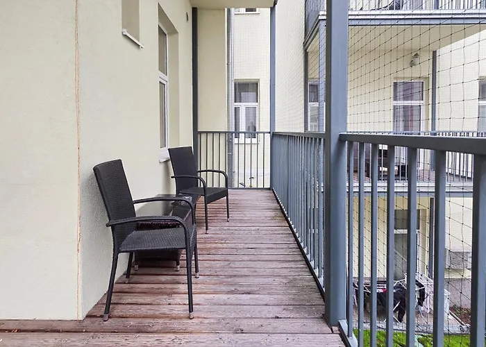 Apartmán Spacious 3-bedroom Retreat With Balcony For 8 Near Millennium Tower Vídeň