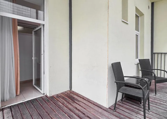 Spacious 3-bedroom Retreat With Balcony For 8 Near Millennium Tower * Vienna