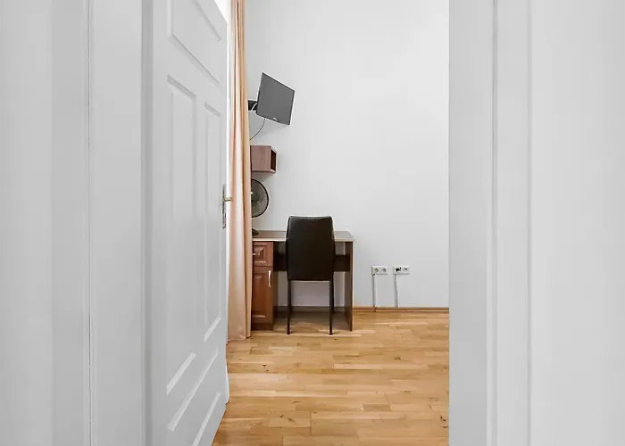 Spacious 3-bedroom Retreat With Balcony For 8 Near Millennium Tower Apartmán Vídeň