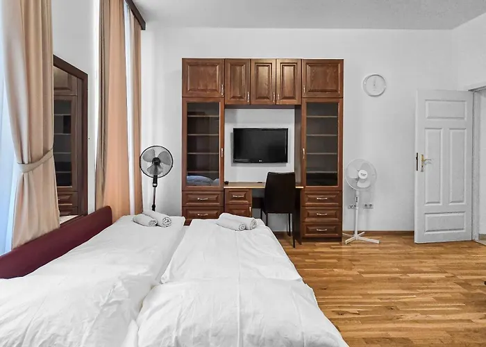 Spacious 3-bedroom Retreat With Balcony For 8 Near Millennium Tower Apartmán Vídeň