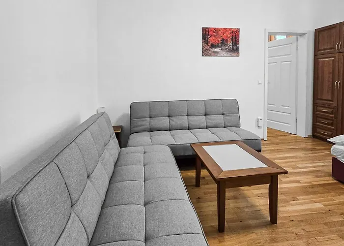 Spacious 3-bedroom Retreat With Balcony For 8 Near Millennium Tower Apartmán Vídeň